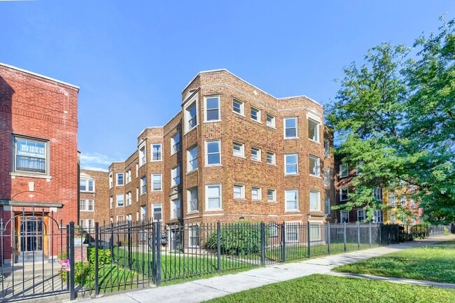 Building Photo - 7724 S Cornell Ave