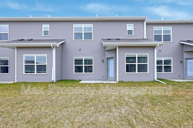 Building Photo - 211 NE Whitetail Dr