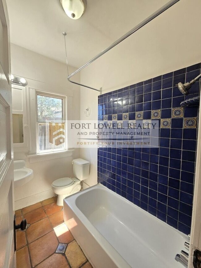 Building Photo - Charming 1 Bed / 1 Bath Near U of A & 4th Avenue