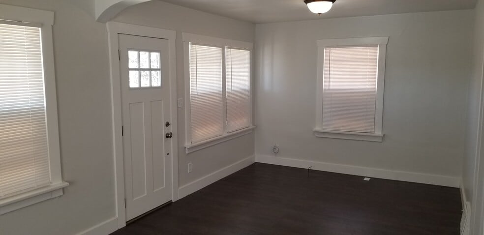 Building Photo - 649 S 500 E