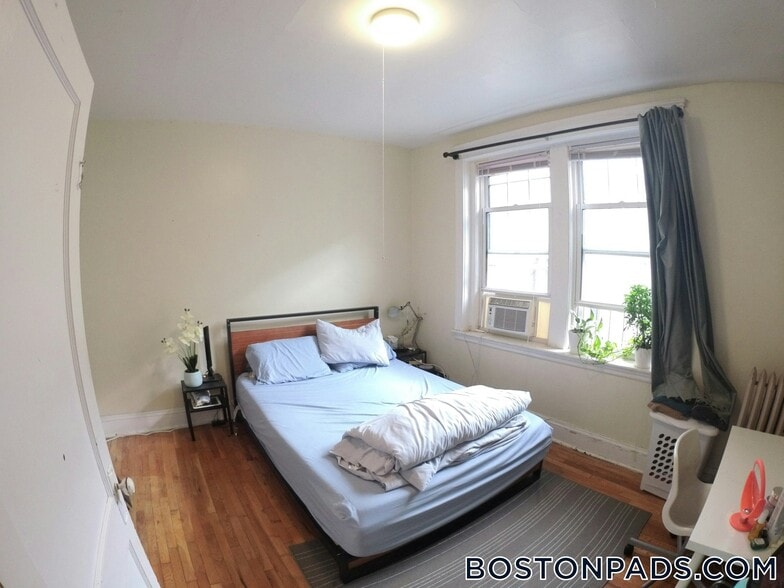 Building Photo - 1450 Commonwealth Ave