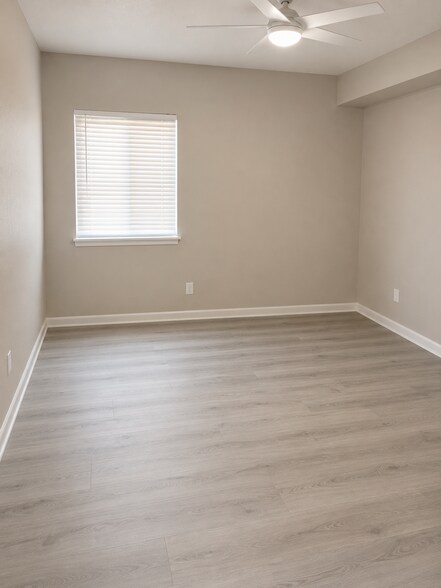Bedroom 2 - 1935 Gardiner Ln