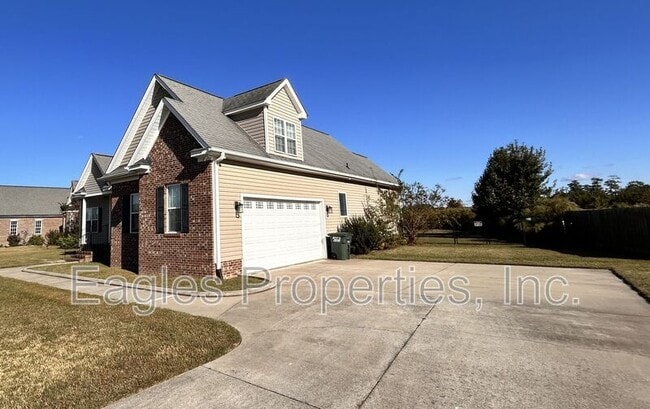 Building Photo - 304 Glenn Laurel Dr