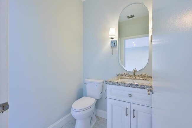 Building Photo - 6817 Via Regina