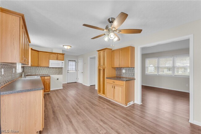 Building Photo - 5498 Broad Blvd