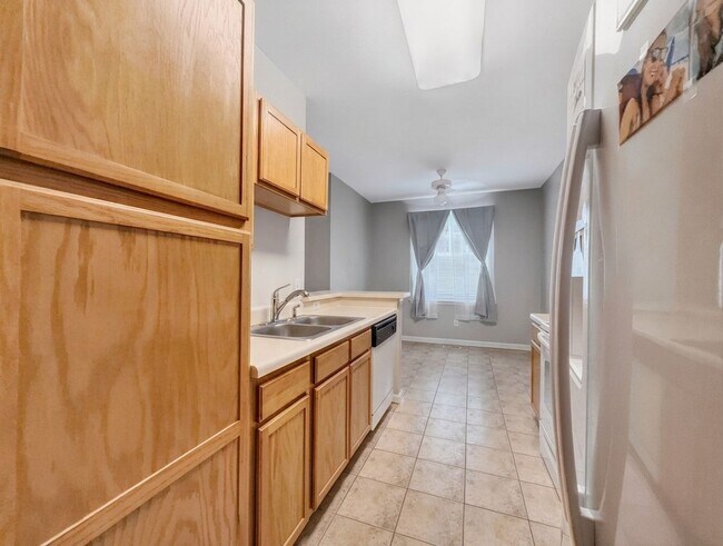 Building Photo - First-floor 1-bedroom, 1-bath condo - North Naples