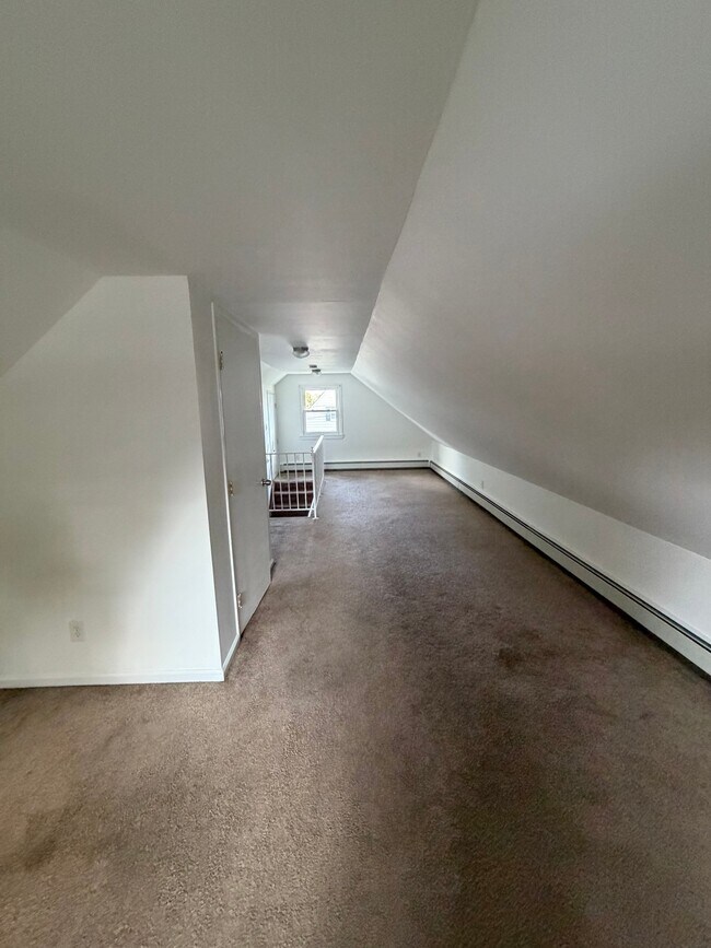 Building Photo - 98 Craske St