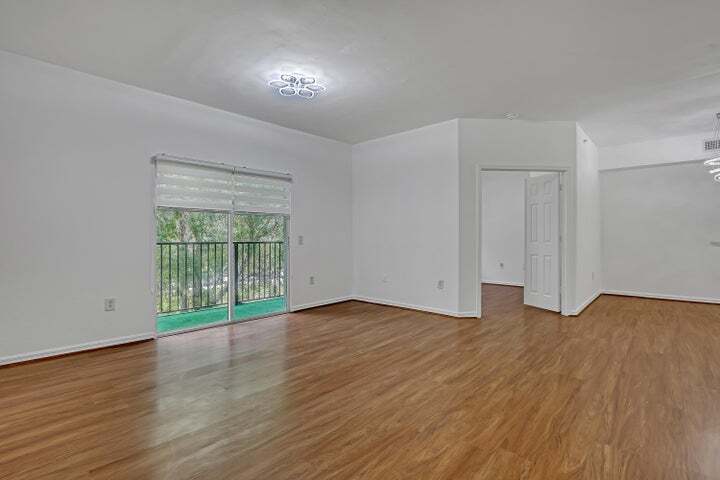 Building Photo - 340 Crestwood Cir