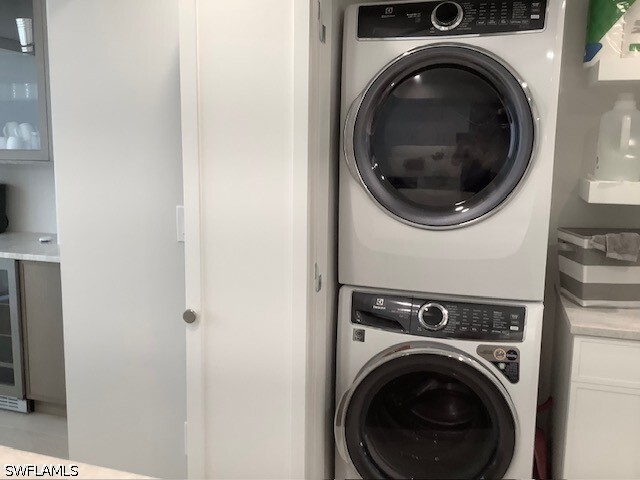 Building Photo - 6849 Grenadier Blvd