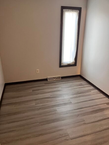 Bedroom 3 - 1861 Hillandale Ave