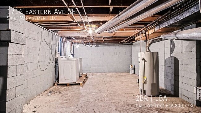 Building Photo - 1716 Eastern Ave SE