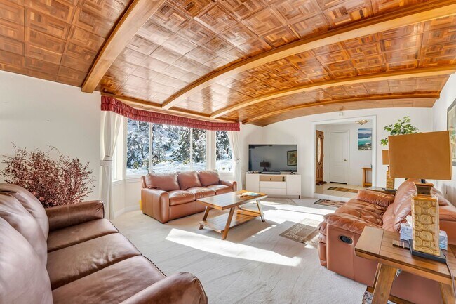 Building Photo - FULLY FURNISHED Home in the Mountains