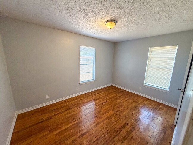 Building Photo - 32 Twining Dr
