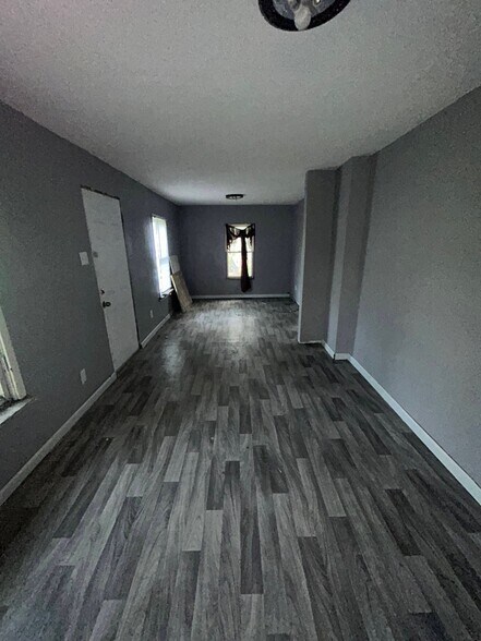 Building Photo - 2332 Renois Ln