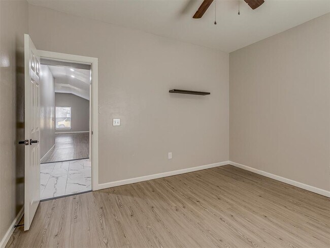 Building Photo - 1136 NW 99th St