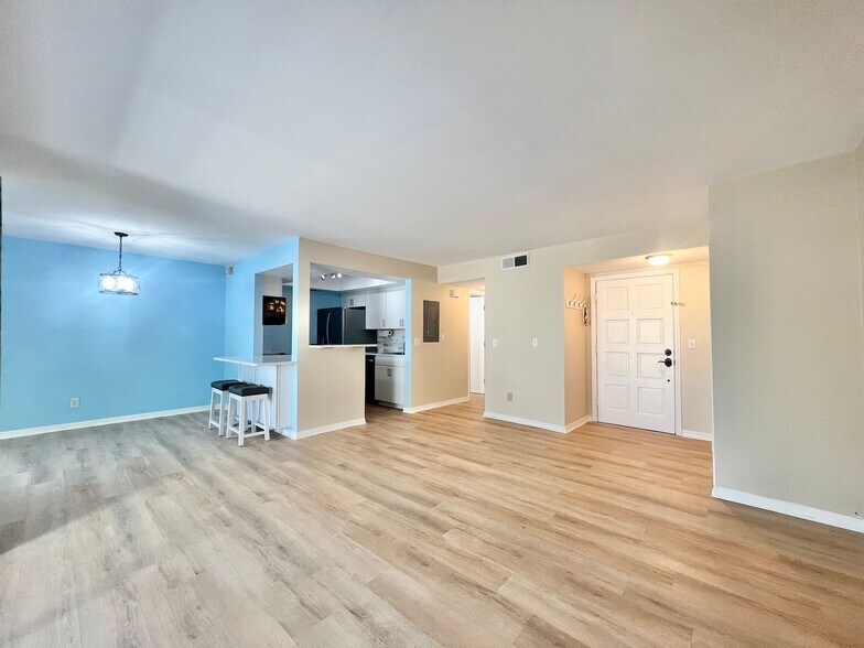 Building Photo - 1277 McMullen Booth Rd