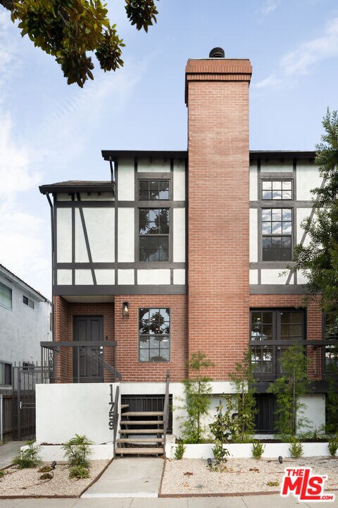 Building Photo - 11759 Gateway Blvd