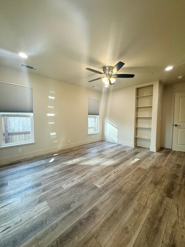 Building Photo - Luxury Living Redefined: Exquisite New Build