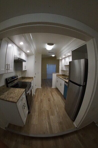 Building Photo - 6157 Sandcrest Cir