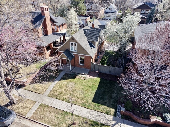 Building Photo - 1036 S Race St