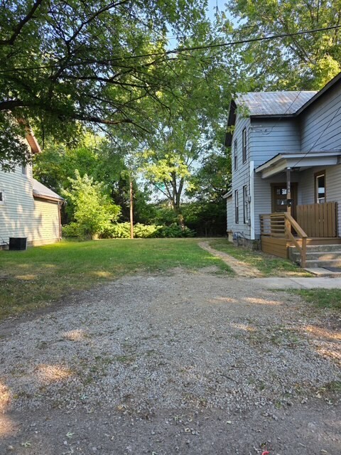 Building Photo - 164 E Church St