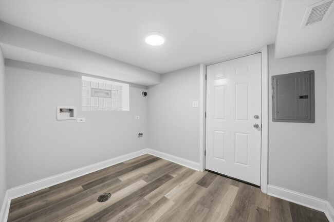 Building Photo - 7940 S Perry Ave