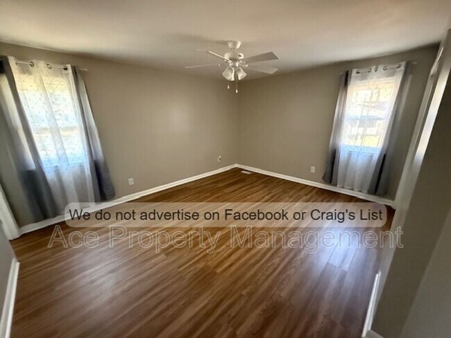 Building Photo - 643 Wakefield Dr