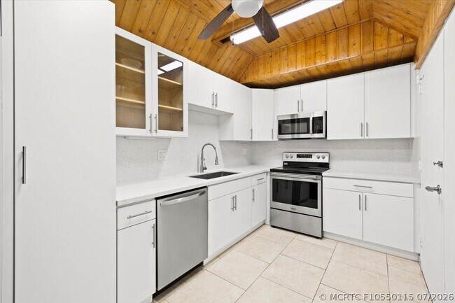Building Photo - 4250 Galt Ocean Dr