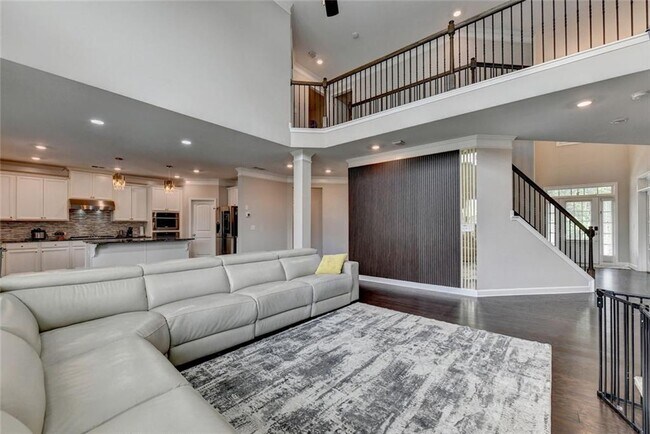 Building Photo - 6035 Ashborough Park