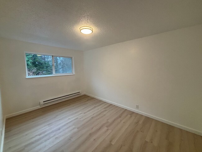 Building Photo - 27th  Ave 4 plex