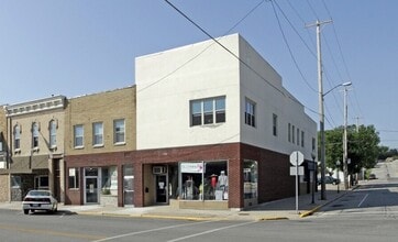 Building Photo - 107 E 2nd St