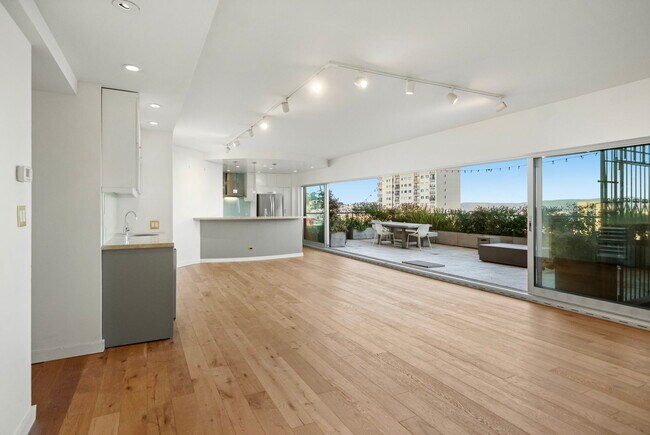 Building Photo - 30 Miller Pl