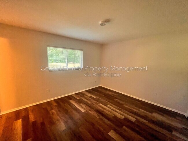 Building Photo - 7915 Compass Dr