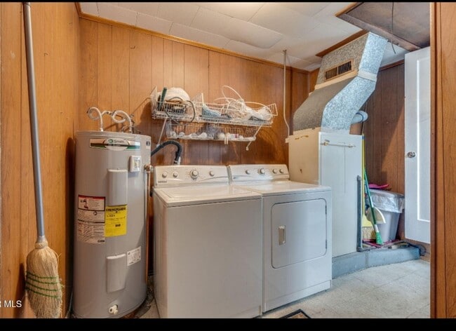 Building Photo - 2 bedroom  1 Bath Brick  home