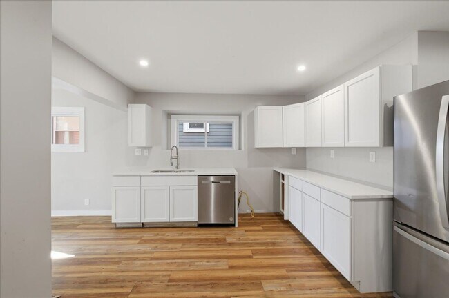 Building Photo - 1138 36th St