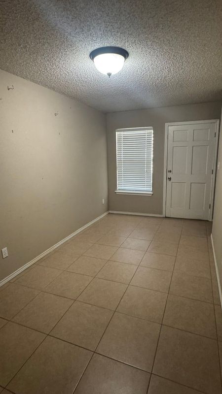Building Photo - 108 W Capricorn Dr