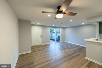 Building Photo - 9377 Chadburn Pl