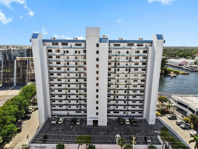 Building Photo - 1401 N Riverside Dr