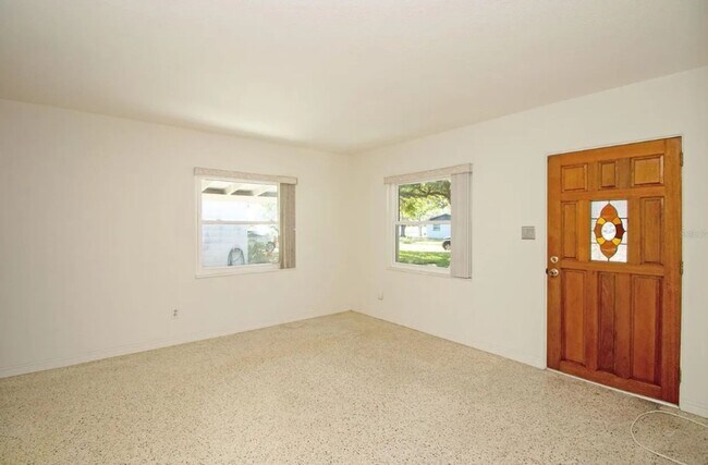 Building Photo - For Rent – Move-In Ready Gem with Modern U...