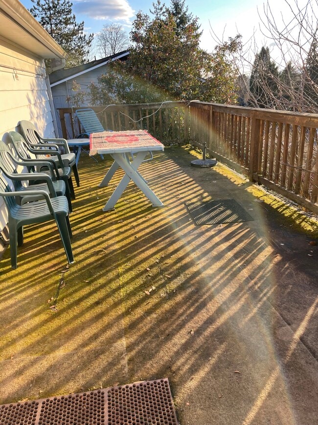 Building Photo - 3433 NE Cadet Ave