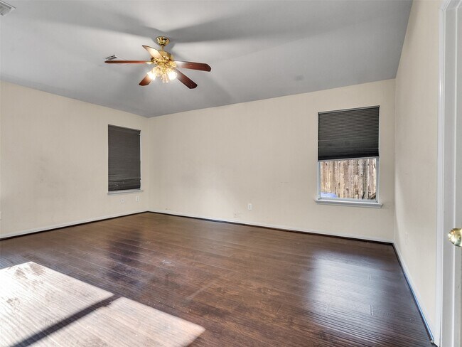 Building Photo - 3823 Beacons Vw