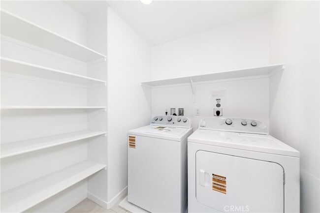 Building Photo - 1878 Sequoia Pl