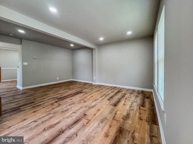 Building Photo - 6337 Littlefield Ct