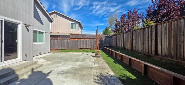 Building Photo - 1982 Dogwood Dr