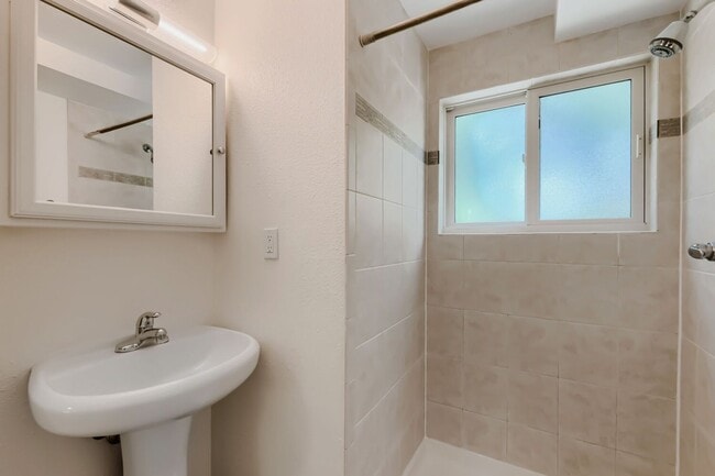 Building Photo - 1290 Judson Dr