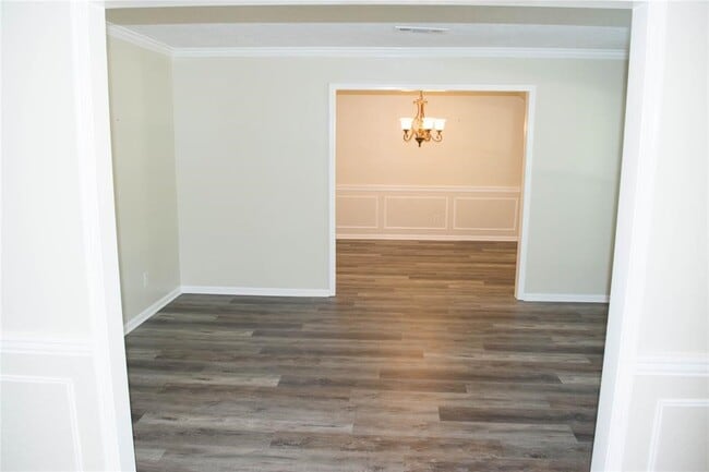 Building Photo - 18119 Shadow Valley Dr