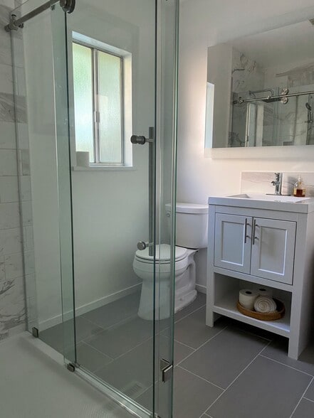 Building Photo - 163 Deepstone Dr