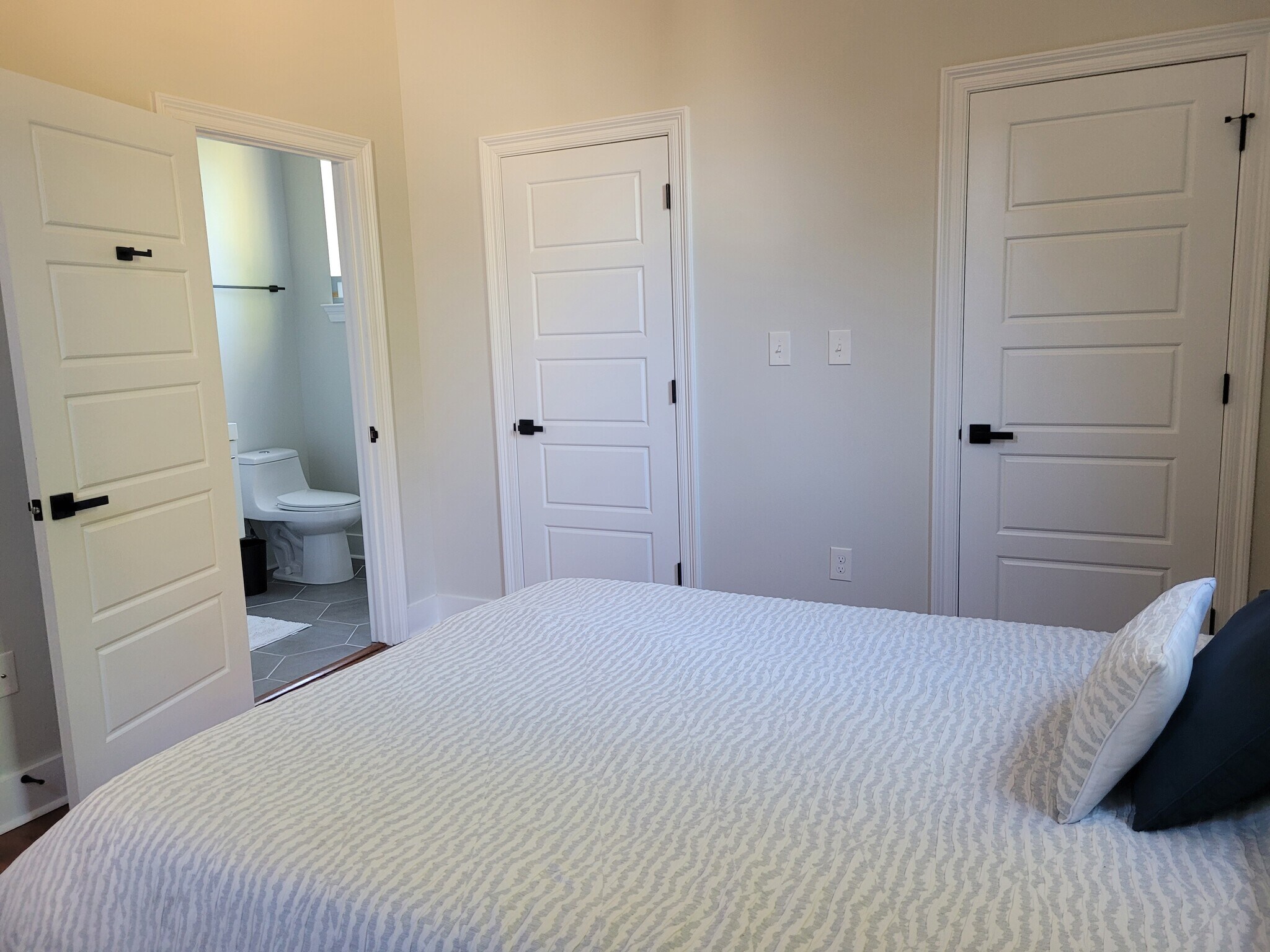 Building Photo - 2821 Dryades St