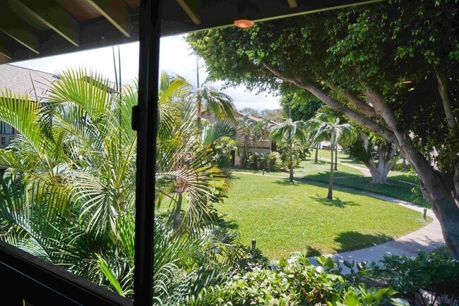 Building Photo - Rare Haleakala Gardens Top Floor Corner Un...