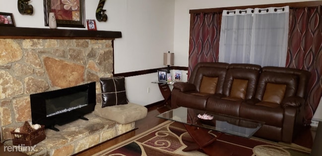 Building Photo - 4 br, 2.5 bath House - 4808 Valencia Ct